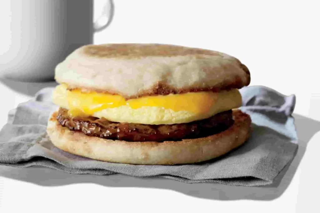 starbucks-sausage-egg-and-cheese-Starbucks-calories-calculator