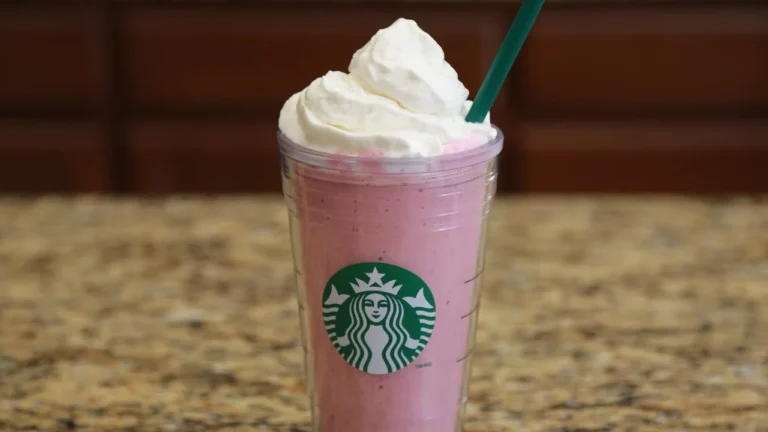 Strawberry and Crème Frappuccino