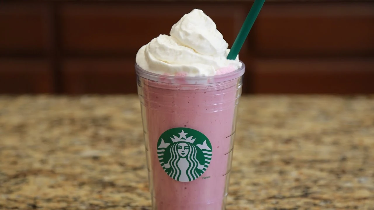 starbucks-strawberries-creme-frappuccino